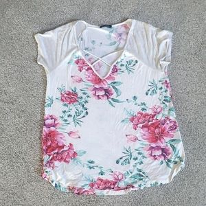 Pink Clover Stitchfix Floral V-Neck Tshirt, size Medium